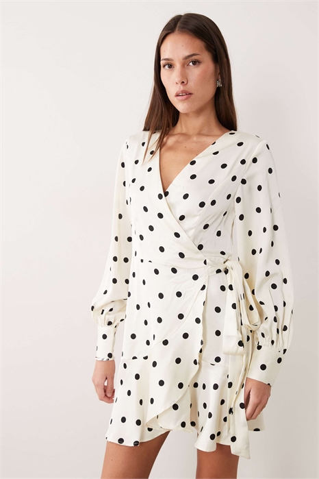 Мини-платье с длинными рукавами из атласа с запахом артикул 155402413