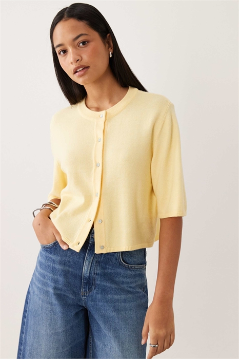 Вязаный кардиган с короткими рукавами артикул 154837131