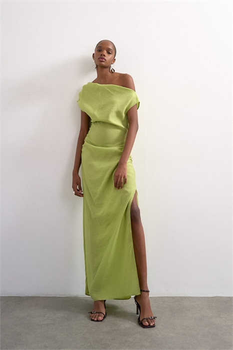 Платье средней длины с завышенной талией артикул 148067177