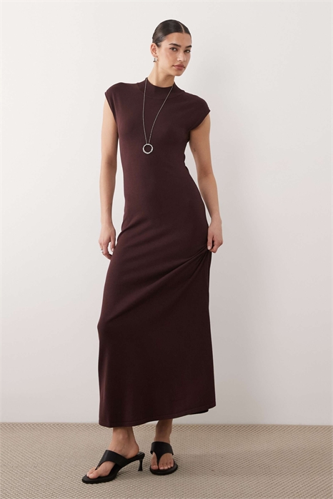 Макси-платье без рукавов артикул 156172258