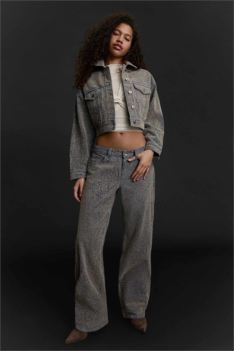 Джинсы с текстурированной поверхностью, низкой посадкой и прямыми брючинами артикул 155807032