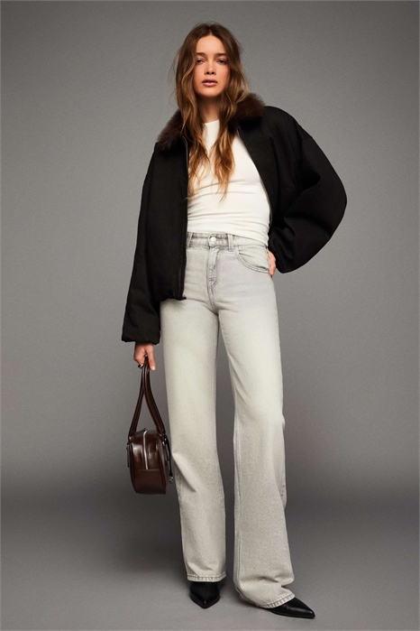 Джинсы прямого кроя с широкими брючинами артикул 150535711