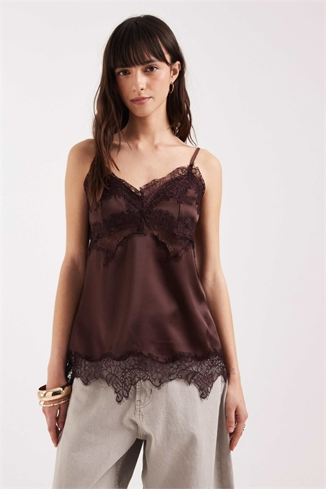 Атласный топ-ками с длинным кроем и кружевной отделкой артикул 153022185