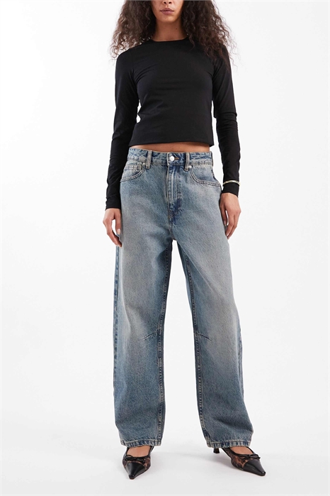 Джинсы-ботинки с зауженными штанинами и затягивающейся талией артикул 150344779