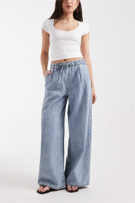 Джинсы Valeria средней посадки с широкими брючинами и эластичным поясом артикул 153084225