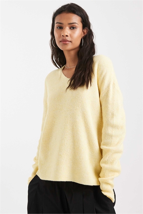 Свободный свитер с V-образным вырезом артикул 152906705