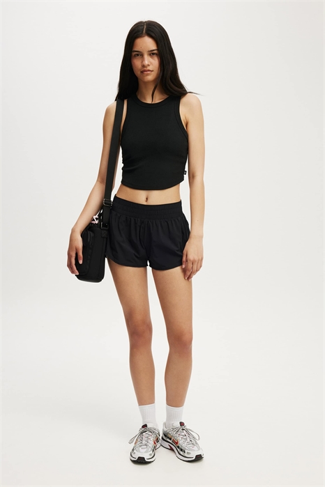 Шорты с активной кривой по низу артикул 154775188