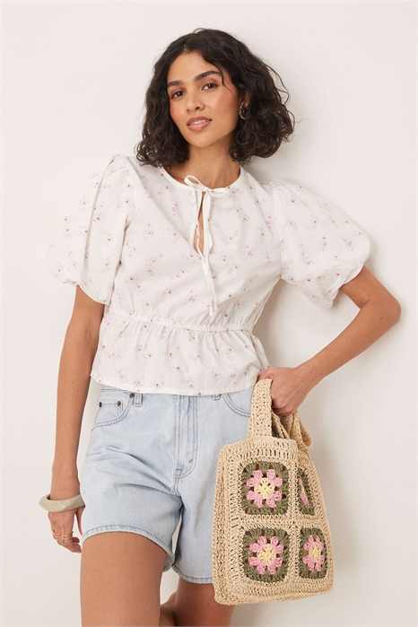 Блузка с буфчатыми рукавами и завязкой спереди артикул 142879224