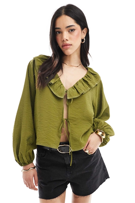 Топ-смук с завязками спереди и рюшами артикул 143497897