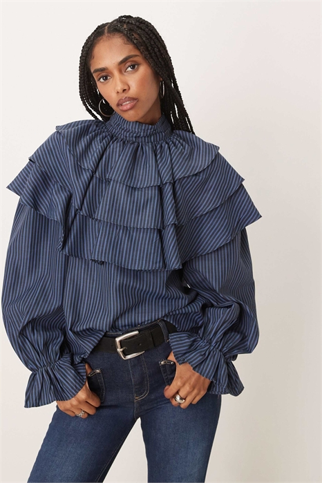 Блузка с оборками артикул 153665709