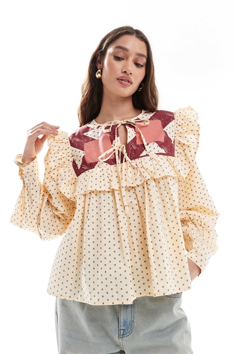 Топ с длинными рукавами и стеганым декором на груди артикул 146792087