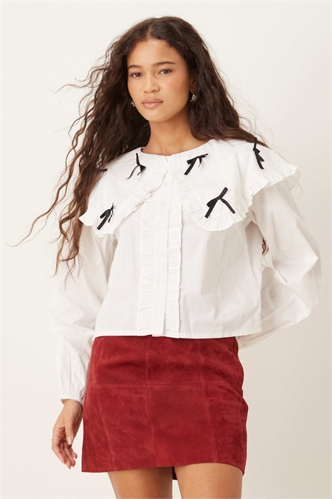 Блузка с воротником и объемным бантом артикул 150236857