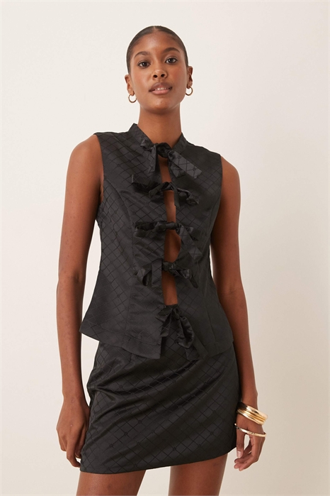 Топ с бантиком спереди артикул 147562502