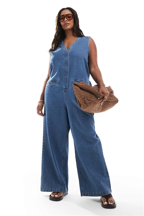 ASOS DESIGN: джинсовый комбинезон свободного кроя без рукавов для полных артикул 141007598