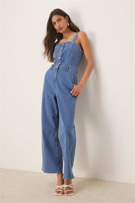 Джинсовый комбинезон с пуговицами и бретелями артикул 142201790