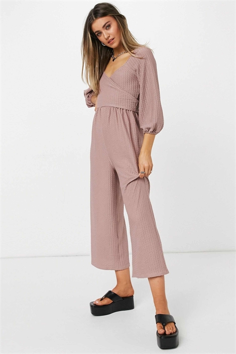 Комбинезон с фактурной отделкой артикул 1923638