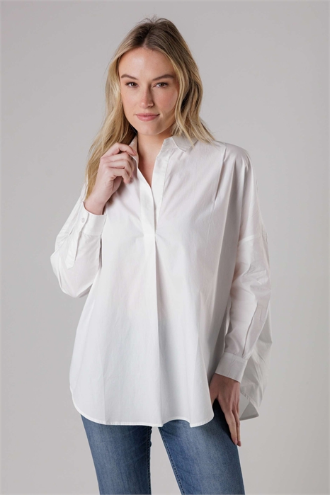 Хлопковая рубашка с длинными рукавами из поплина, с асимметричным подолом артикул 152877965