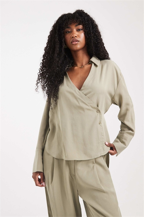 Комплект из рубашки из лиоцелла с завязками артикул 148914811