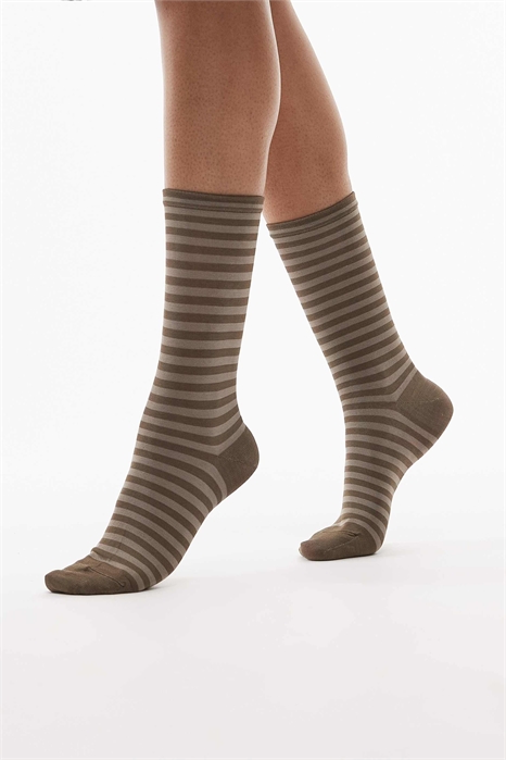 Носки до щиколотки с несколькими полосками зеленого цвета артикул 155057461