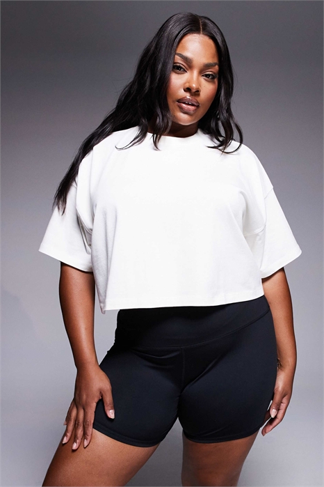 Укороченная футболка Curve Icon из плотной хлопчатобумажной ткани с технологией быстрого высыхания артикул 142658670