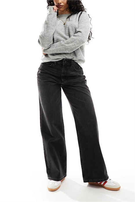 Джинсы «папа» с широкими брючинами в стиле «песочные часы» артикул 133033618