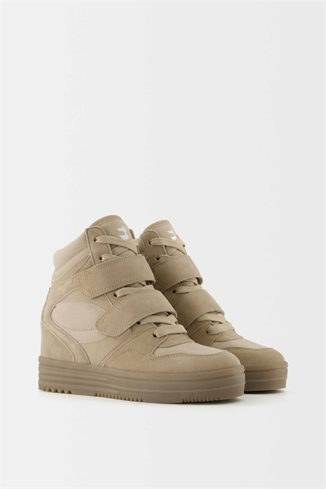 Кроссовки с высоким верхом и внутренней танкеткой артикул 149726675