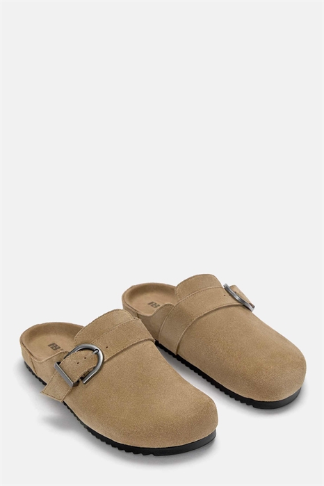 Кожаные сабо с пряжками коричневого цвета артикул 149784796