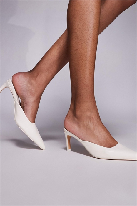 Туфли-муле с заостренным носком и изогнутым каблуком от Edgar, кремового цвета артикул 142122030