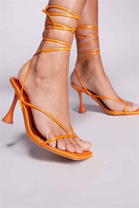 Сандалии на каблуке с завязками от Pixar в металлическом цвете артикул 150158584