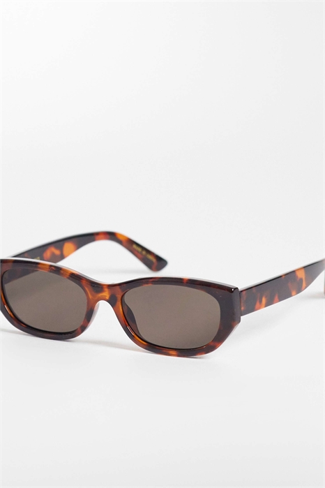 Угловые солнцезащитные очки артикул 156221506