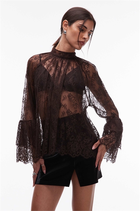 Прозрачная кружевная блузка с рукавами, украшенными многослойными оборками артикул 150205050