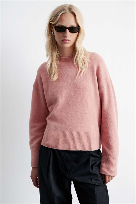 Свитер с круглым вырезом артикул 150426274