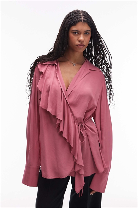 Полупрозрачная блузка в стиле бохо с асимметричной оборкой артикул 146841138