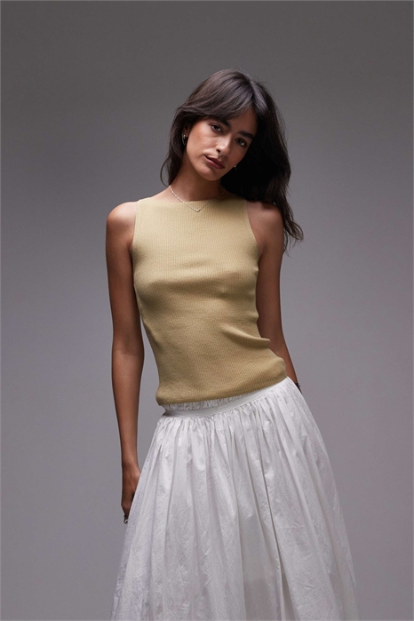 Трикотажный топ без рукавов с лодочным вырезом артикул 147765427