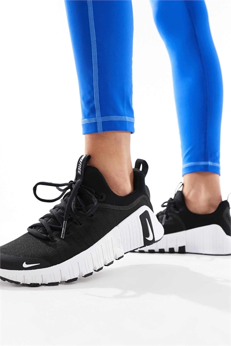 Бесплатные кроссовки Metcon 6 артикул 138663285