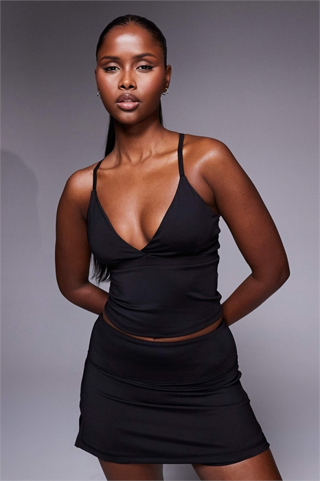 Майка с глубоким V-образным вырезом и перекрещивающейся спинкой для активных занятий теннисом артикул 153574638