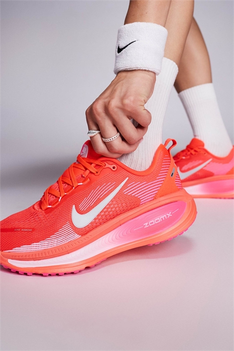 Кроссовки Vomero 18 артикул 142398728