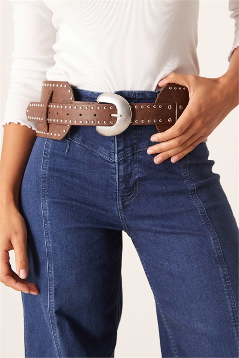 Широкий ремень с заклепками артикул 149078468