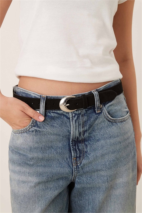 Замшевый ремень с серебряной пряжкой артикул 152429975