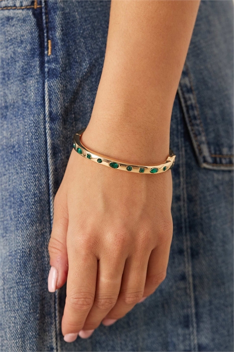 Браслет-манжета с зелеными камнями артикул 150781943