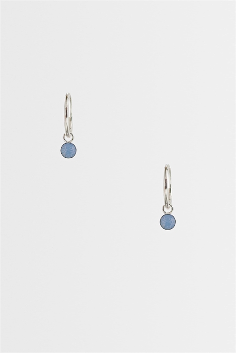 Серьги-кольца с подвесками в виде синих драгоценных камней артикул 153890090