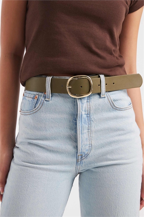 Широкий ремень с золотой пряжкой артикул 151530812