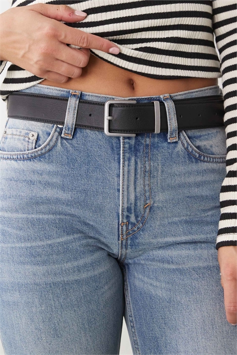 Ремень с квадратной серебряной пряжкой артикул 152153551