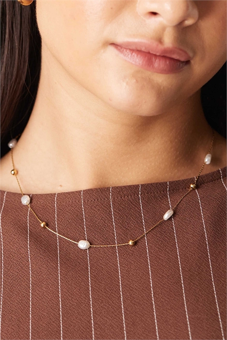 Колье-чокер с подвеской в виде жемчужины из нержавеющей стали с 18-каратным золотым покрытием артикул 141105696