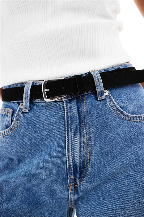 Замшевый ремень с серебряной пряжкой артикул 147764561