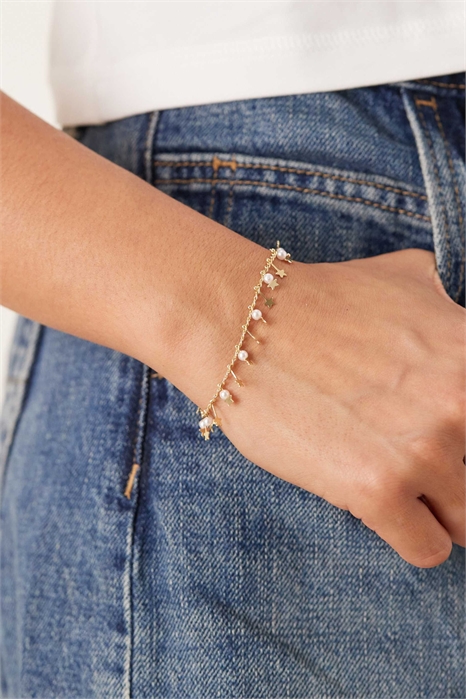 Изящный браслет из цепочки с миниатюрными звездочками и искусственными жемчужинами артикул 150782082