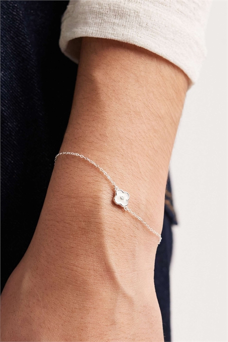 Браслет с подвеской в виде клевера артикул 153725358