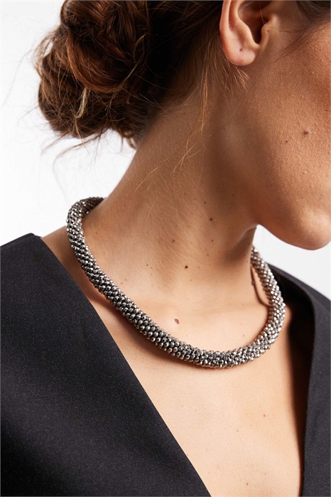 Колье с массивным воротником из бусин артикул 149833172