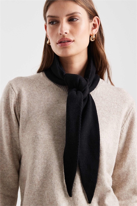 Шарф с небольшим треугольным узором артикул 153641904