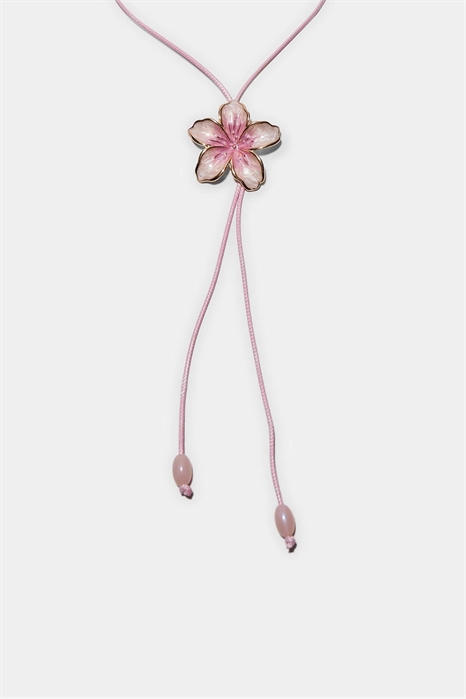 Ожерелье с эмалевым цветочком на шнурке артикул 155705315